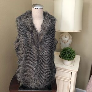 Francesca’s Fur Vest SZ L